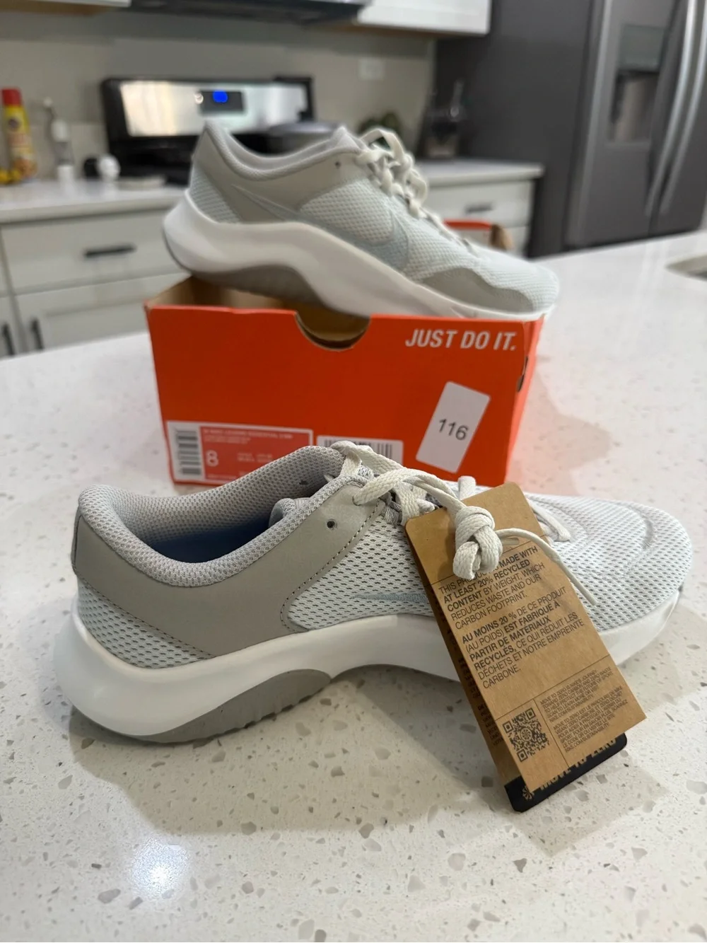Nike W Legend Essential 3 NN Shoe - 8 Women’s NWT